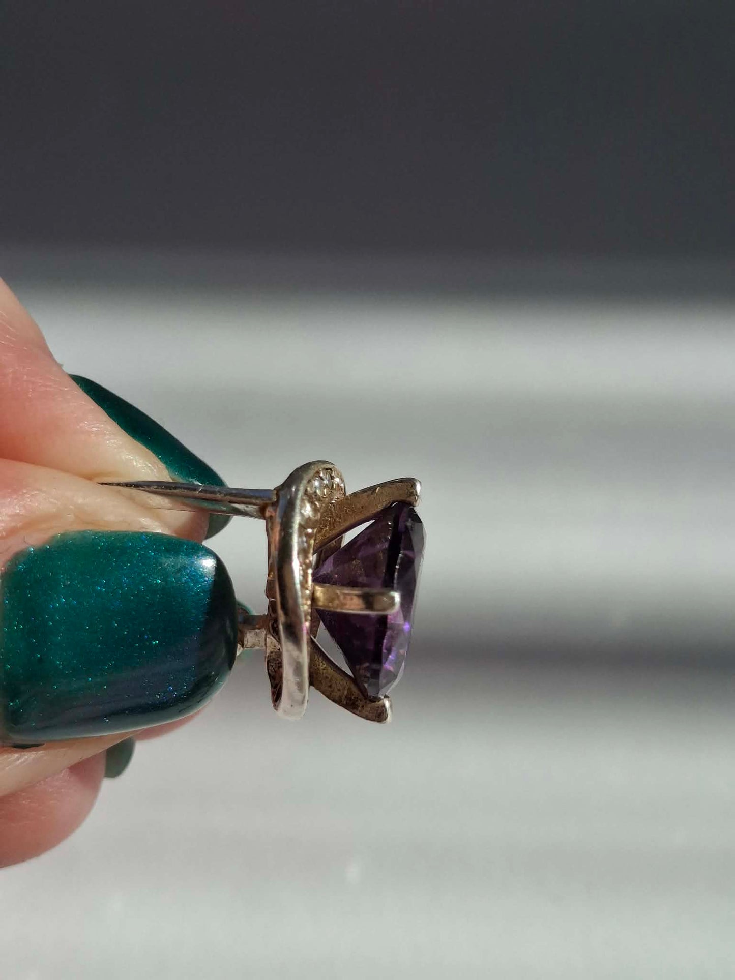 Cercei argint grei cu piatră zirconiu mov