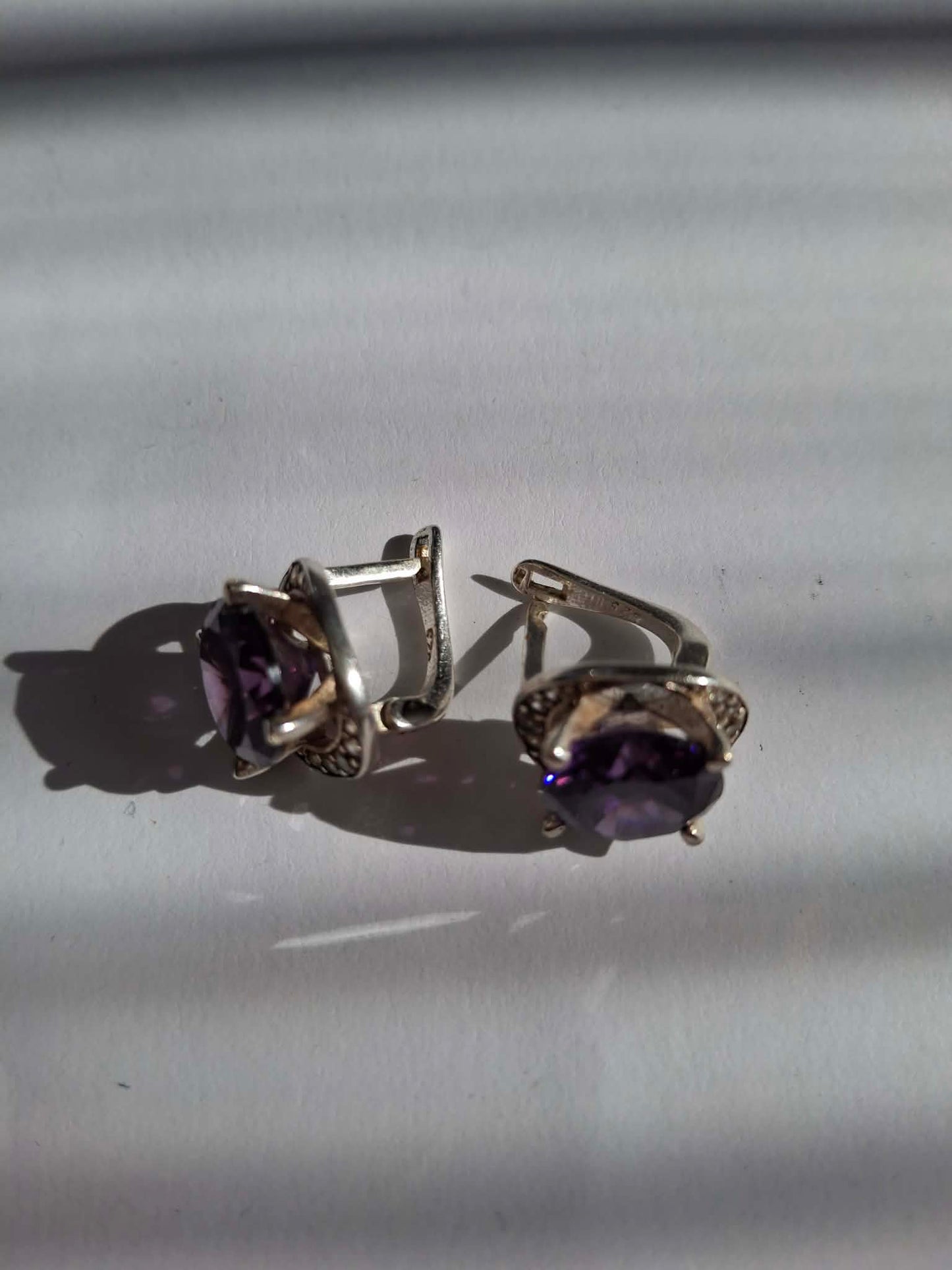 Cercei argint grei cu piatră zirconiu mov